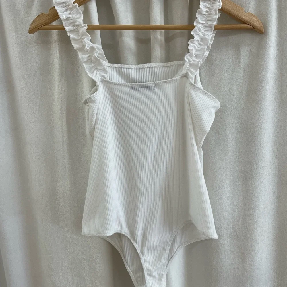 White Ribbed Ruffle Strap One-Piece Bodysuit - Picture 4 of 4
